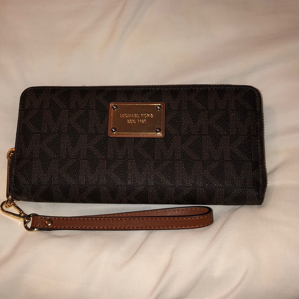 Michael Kors phone wallet/wristlet